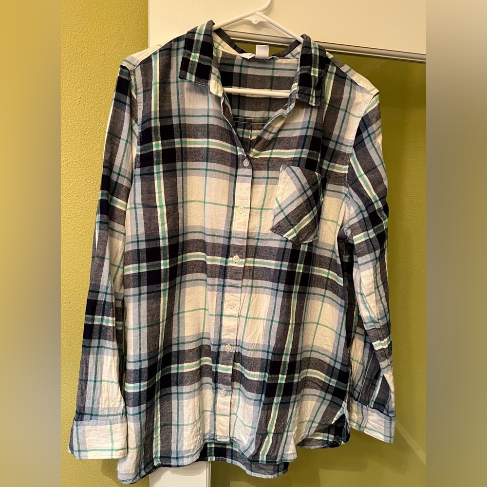 Women’s Old Navy long sleeve button down shirt size XL